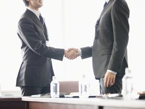 横浜で高収入を実現！魅力的なタクシードライバー求人情報を徹底比較